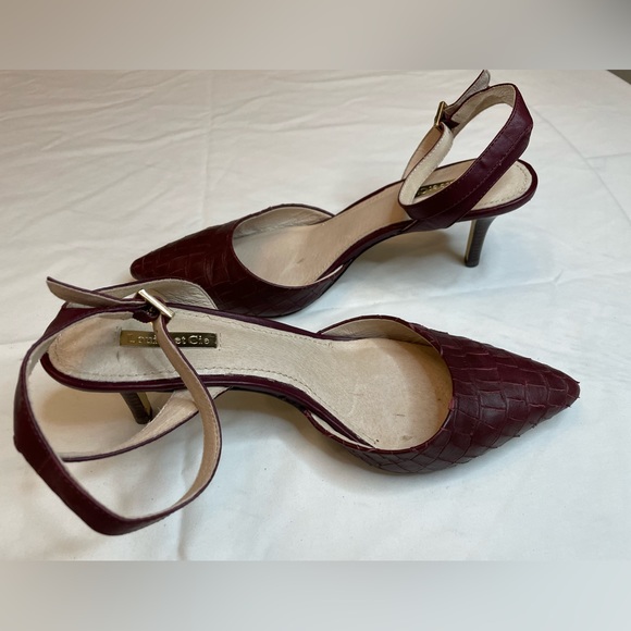 Louise et Cie Burgundy Pointed Toe Ankle Strap Heels Size 9M - Picture 5 of 8